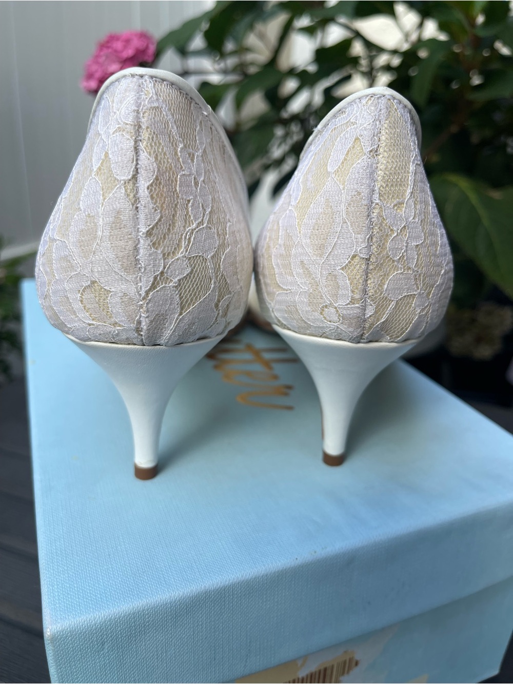 Women’s Butter - Ivory Lace Wedding Pumps 9.5 - Picture 9 of 11